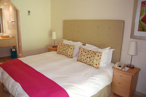 Standard Twin Lake Facing Rooms